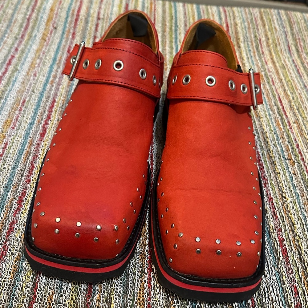 Fluevog NEARLY NEW Carlton MK1 Foyt slip-on red studded shoe M7/W9 (fits 8/10) - Picture 8 of 16